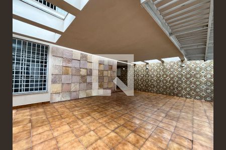 Casa à venda com 198m², 4 quartos e 3 vagas Casa à venda com 198m², 4 quartos e 3 vagasGaragem