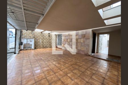 Casa à venda com 198m², 4 quartos e 3 vagas Casa à venda com 198m², 4 quartos e 3 vagasGaragem