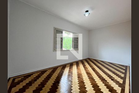 Casa à venda com 198m², 4 quartos e 3 vagas Casa à venda com 198m², 4 quartos e 3 vagasQuarto 2
