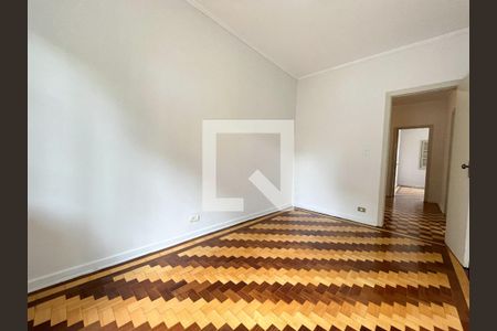 Casa à venda com 198m², 4 quartos e 3 vagas Casa à venda com 198m², 4 quartos e 3 vagasQuarto 3