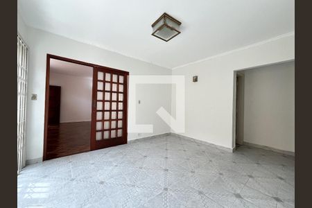 Casa à venda com 198m², 4 quartos e 3 vagas Casa à venda com 198m², 4 quartos e 3 vagasSala de Jantar