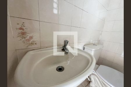 Casa à venda com 198m², 4 quartos e 3 vagas Casa à venda com 198m², 4 quartos e 3 vagasBanheiro de serviço