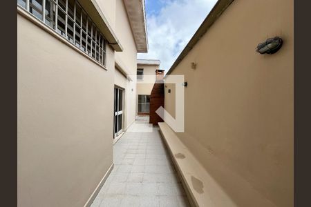 Casa à venda com 198m², 4 quartos e 3 vagas Casa à venda com 198m², 4 quartos e 3 vagasÁrea externa