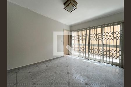 Casa à venda com 198m², 4 quartos e 3 vagas Casa à venda com 198m², 4 quartos e 3 vagasSala de Jantar