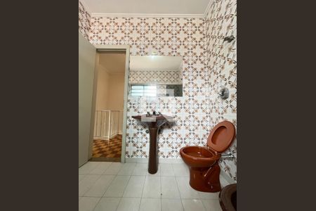 Casa à venda com 198m², 4 quartos e 3 vagas Casa à venda com 198m², 4 quartos e 3 vagasBanheiro Corredor