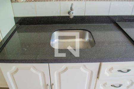 Apartamento à venda com 50m², 2 quartos e sem vaga Apartamento à venda com 50m², 2 quartos e sem vagaCozinha - balcão pia