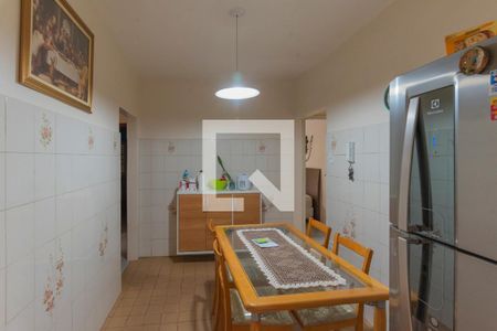 Casa à venda com 100m², 4 quartos e 3 vagas Casa à venda com 100m², 4 quartos e 3 vagasCozinha