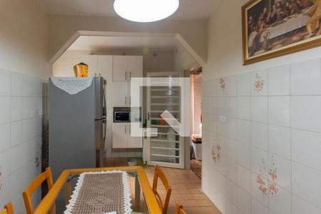 Casa à venda com 100m², 4 quartos e 3 vagas Casa à venda com 100m², 4 quartos e 3 vagasCozinha