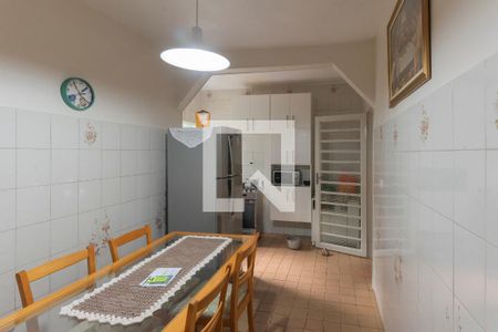 Casa à venda com 100m², 4 quartos e 3 vagas Casa à venda com 100m², 4 quartos e 3 vagasCozinha