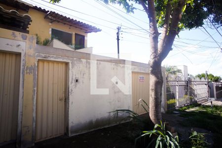 Casa à venda com 120m², 2 quartos e 3 vagas Casa à venda com 120m², 2 quartos e 3 vagasFachada