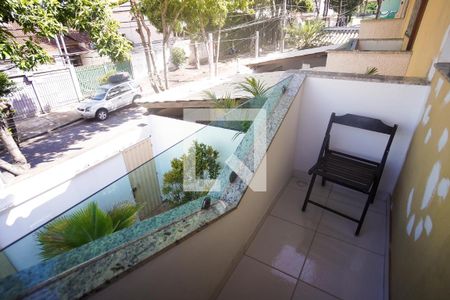 Casa à venda com 120m², 2 quartos e 3 vagas Casa à venda com 120m², 2 quartos e 3 vagasVaranda