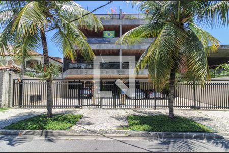 Apartamento à venda com 100m², 2 quartos e 1 vagaFachada