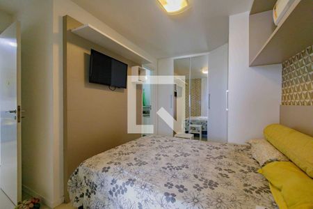 Apartamento à venda com 133m², 3 quartos e 2 vagas Apartamento à venda com 133m², 3 quartos e 2 vagasSuíte