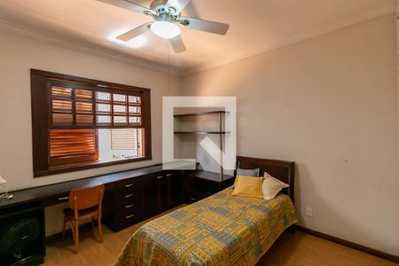 Casa à venda com 360m², 4 quartos e 4 vagas Casa à venda com 360m², 4 quartos e 4 vagasQuarto 1