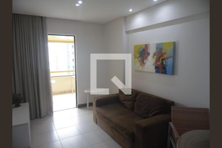 Sala  de apartamento para alugar com 1 quarto, 55m² em Caminho das Árvores, Salvador