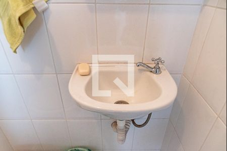 Apartamento à venda com 65m², 2 quartos e 1 vaga Apartamento à venda com 65m², 2 quartos e 1 vagaBanheiro de serviço