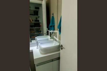 Banheiro de apartamento para alugar com 2 quartos, 41m² em Jardim Parque Morumbi, São Paulo