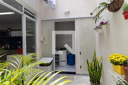 Casa de condomínio à venda com 176m², 3 quartos e 2 vagas Casa de condomínio à venda com 176m², 3 quartos e 2 vagasJardim de Inverno