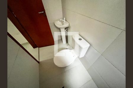 Banheiro Social de kitnet/studio para alugar com 1 quarto, 26m² em Jardim Paraíso, São Paulo