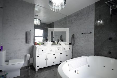 Casa à venda com 180m², 4 quartos e 2 vagasSuíte