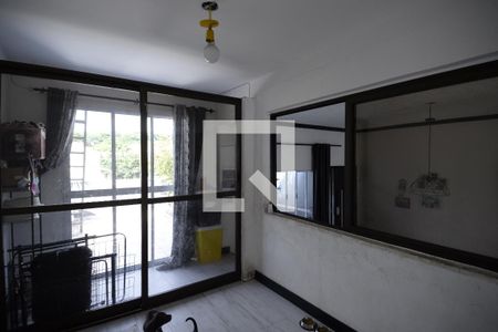 Casa à venda com 180m², 4 quartos e 2 vagasEscritório