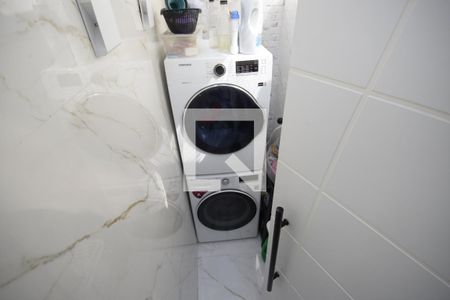 Casa à venda com 180m², 4 quartos e 2 vagasÁrea de Serviço