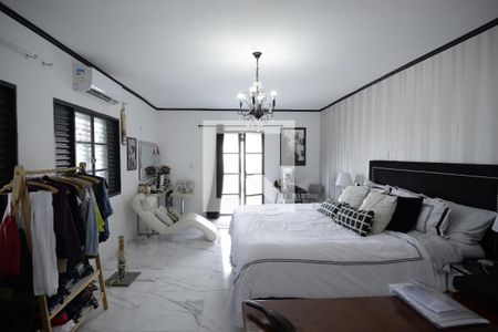 Casa à venda com 180m², 4 quartos e 2 vagasSuíte