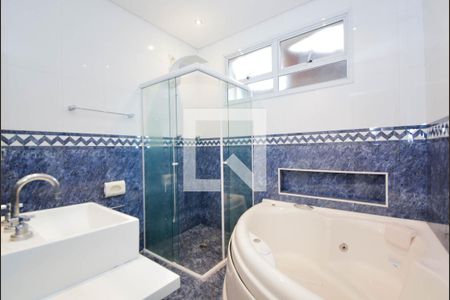 Casa à venda com 330m², 3 quartos e 4 vagas Casa à venda com 330m², 3 quartos e 4 vagasBanheiro da Suíte