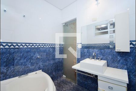Casa à venda com 330m², 3 quartos e 4 vagas Casa à venda com 330m², 3 quartos e 4 vagasBanheiro da Suíte