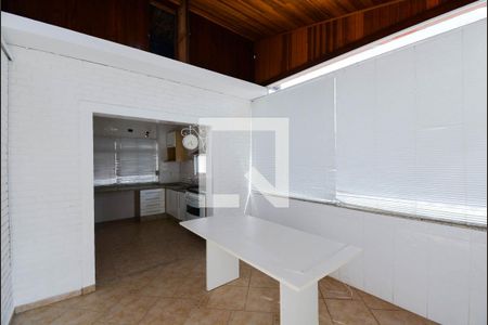 Casa à venda com 330m², 3 quartos e 4 vagas Casa à venda com 330m², 3 quartos e 4 vagasÁrea Gourmet