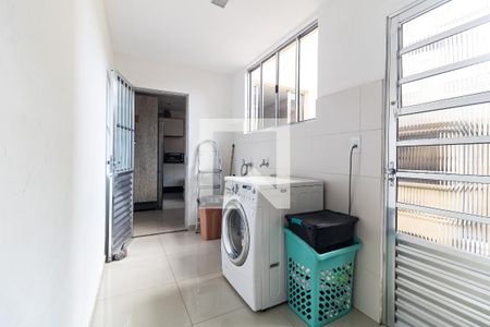 Apartamento à venda com 115m², 3 quartos e 1 vaga Apartamento à venda com 115m², 3 quartos e 1 vagaLavanderia