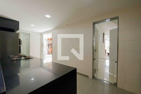 Casa de condomínio à venda com 210m², 4 quartos e 2 vagas Casa de condomínio à venda com 210m², 4 quartos e 2 vagasCozinha