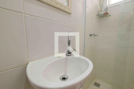 Casa de condomínio à venda com 210m², 4 quartos e 2 vagas Casa de condomínio à venda com 210m², 4 quartos e 2 vagasBanheiro Social