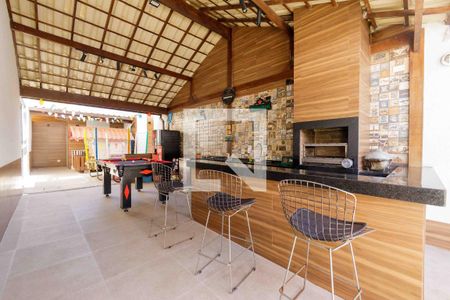 Casa de condomínio à venda com 210m², 4 quartos e 2 vagas Casa de condomínio à venda com 210m², 4 quartos e 2 vagasQuintal