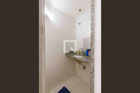 Casa de condomínio à venda com 210m², 4 quartos e 2 vagas Casa de condomínio à venda com 210m², 4 quartos e 2 vagasLavabo