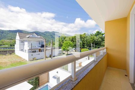 Casa de condomínio à venda com 210m², 4 quartos e 2 vagas Casa de condomínio à venda com 210m², 4 quartos e 2 vagasSuíte 1 Varanda