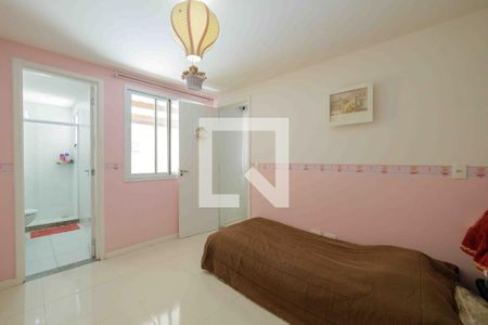 Casa de condomínio à venda com 210m², 4 quartos e 2 vagas Casa de condomínio à venda com 210m², 4 quartos e 2 vagasSuíte 3