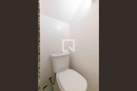 Casa de condomínio à venda com 210m², 4 quartos e 2 vagas Casa de condomínio à venda com 210m², 4 quartos e 2 vagasLavabo