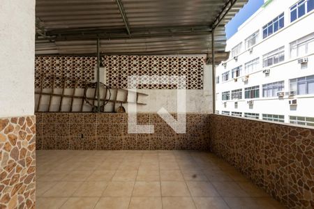 Casa de condomínio à venda com 200m², 4 quartos e sem vaga Casa de condomínio à venda com 200m², 4 quartos e sem vagaTerraço