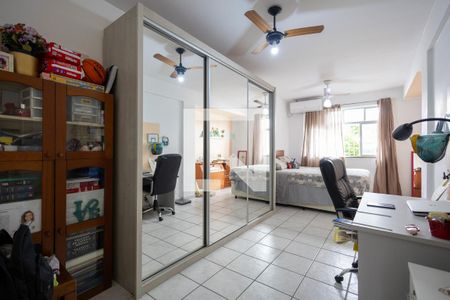 Casa de condomínio à venda com 200m², 4 quartos e sem vaga Casa de condomínio à venda com 200m², 4 quartos e sem vagaQuarto 3 2° Andar