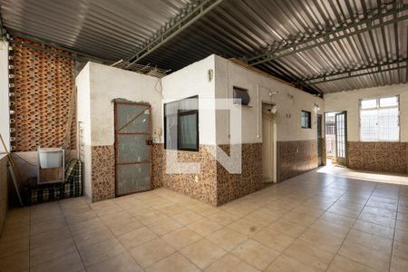 Casa de condomínio à venda com 200m², 4 quartos e sem vaga Casa de condomínio à venda com 200m², 4 quartos e sem vagaTerraço