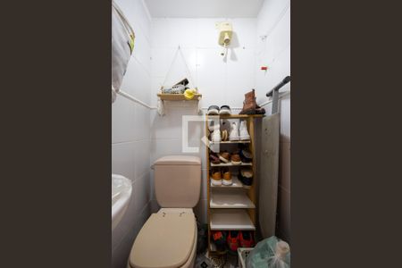 Casa de condomínio à venda com 200m², 4 quartos e sem vaga Casa de condomínio à venda com 200m², 4 quartos e sem vagaBanheiro de Serviço 2° Andar