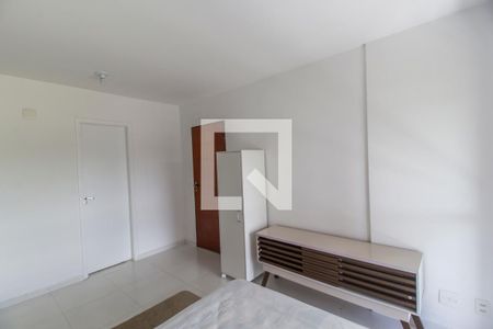 Suíte de apartamento para alugar com 1 quarto, 50m² em Empresarial 18 do Forte, Barueri
