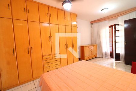 Casa à venda com 280m², 4 quartos e 1 vagaSuíte