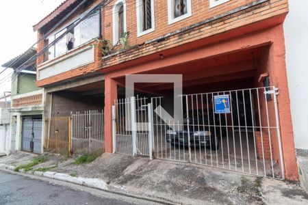 Casa à venda com 126m², 3 quartos e 4 vagas Casa à venda com 126m², 3 quartos e 4 vagasFachada