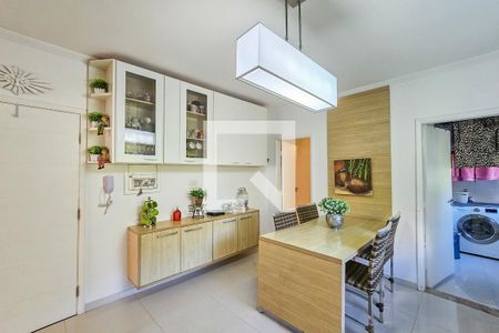 Apartamento para alugar com 176m², 3 quartos e 2 vagas Apartamento para alugar com 176m², 3 quartos e 2 vagasCozinha