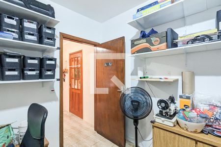 Casa à venda com 447m², 4 quartos e 2 vagas Casa à venda com 447m², 4 quartos e 2 vagasQuarto de serviço