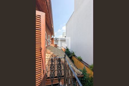 Casa à venda com 447m², 4 quartos e 2 vagas Casa à venda com 447m², 4 quartos e 2 vagasVaranda da suíte