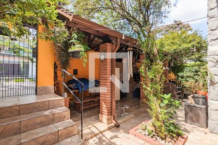 Casa à venda com 447m², 4 quartos e 2 vagas Casa à venda com 447m², 4 quartos e 2 vagasChurrasqueira