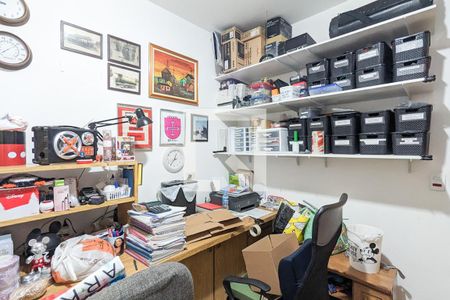 Casa à venda com 447m², 4 quartos e 2 vagas Casa à venda com 447m², 4 quartos e 2 vagasQuarto de serviço